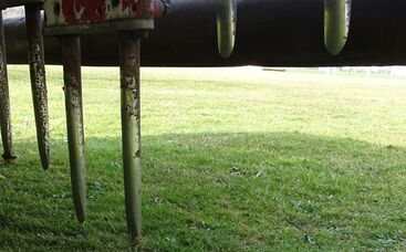 Geräteauswahl für die Bodenlockerung des Sportrasens